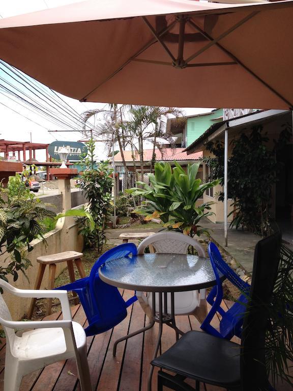 Hotel Posada Los Delfines Bocas del Toro Exteriör bild